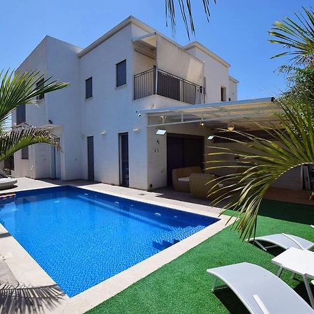 אמה וילה ריזורט Villa Hadera Buitenkant foto