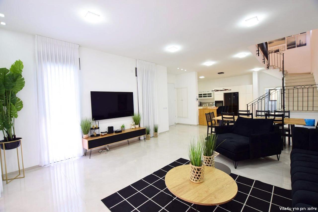 אמה וילה ריזורט Villa Hadera Buitenkant foto